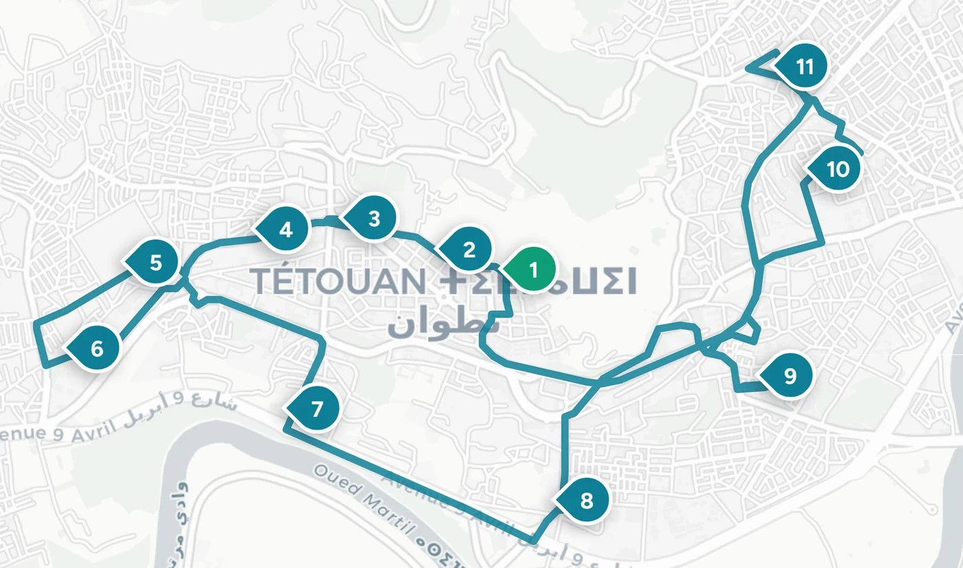 Éditeur de trajets de la console : le circuit R-004 et ses 11 arrêts numérotés tracés sur la carte de Tétouan.